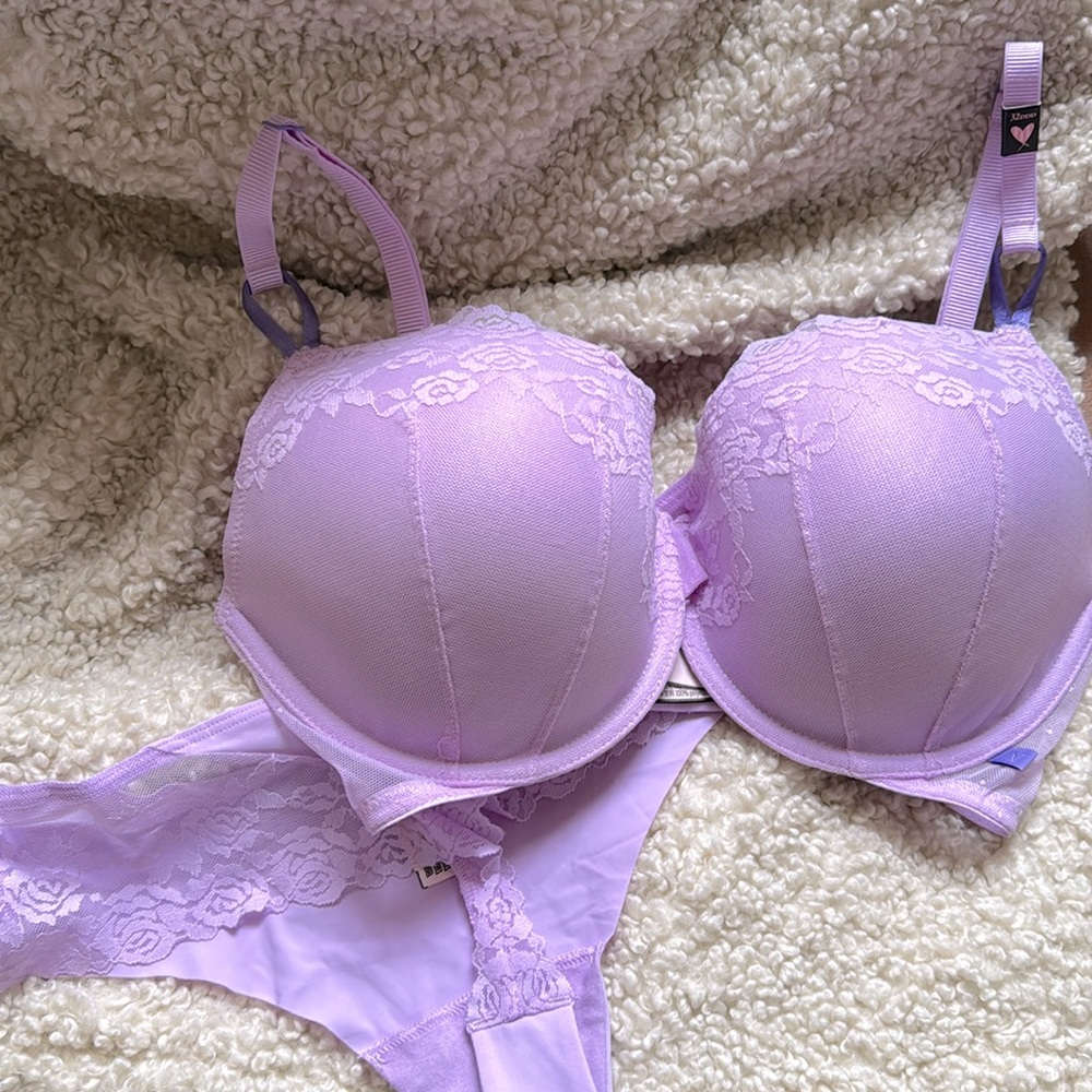 NWT Victoria’s Secret Sexy Tee Lace Lightly Lined Demi Bra & Thong